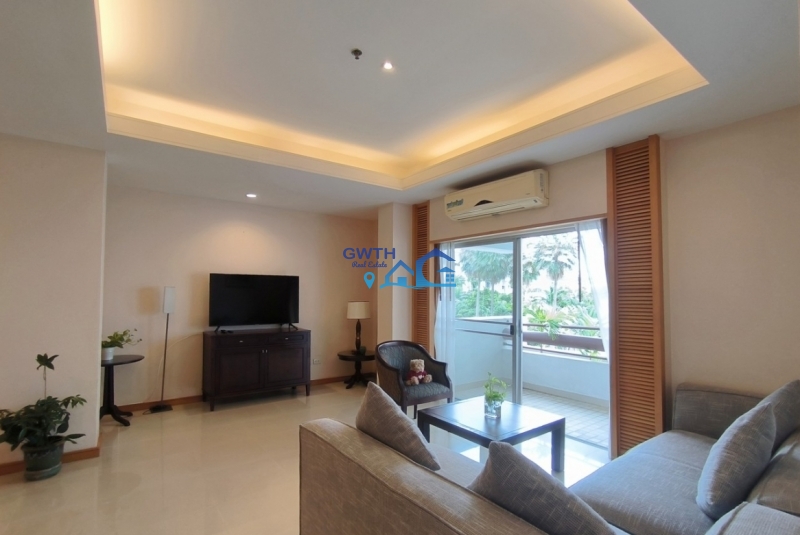 3 bedrooms for rent close to Lumphini MRT