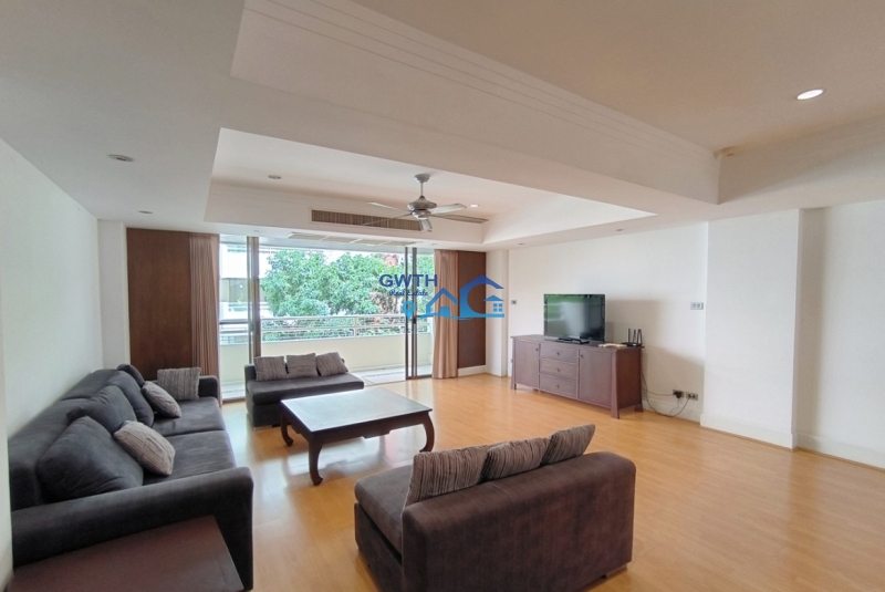 3 bedrooms for rent close to Phrom Phong BTS