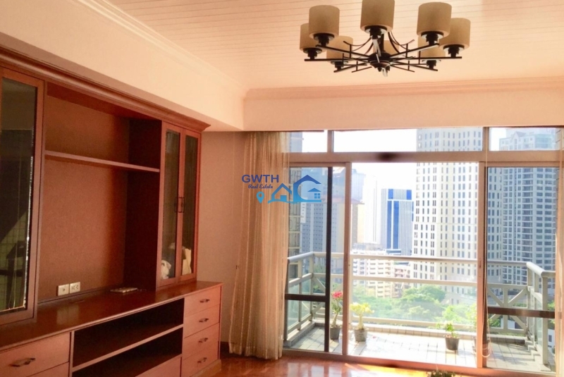 Phloenchit BTS, 3 bedrooms for rent