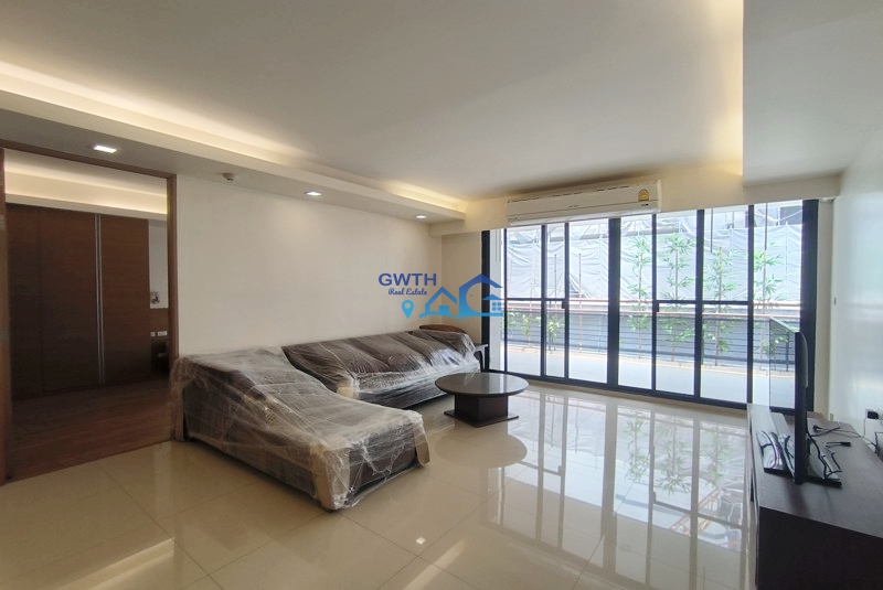 2 bedrooms for rent near Asok BTS